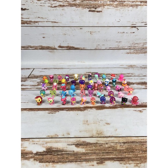 Hatchimals lot of 52 Colleggtibles Collectible Figures - Picture 1 of 7